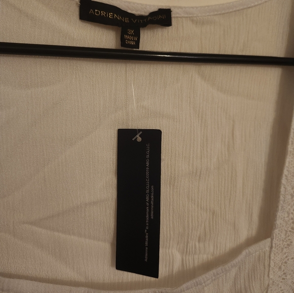 NWT Adrienne Vittadini White Ruffle and Lace Crepe Top - Picture 4 of 4